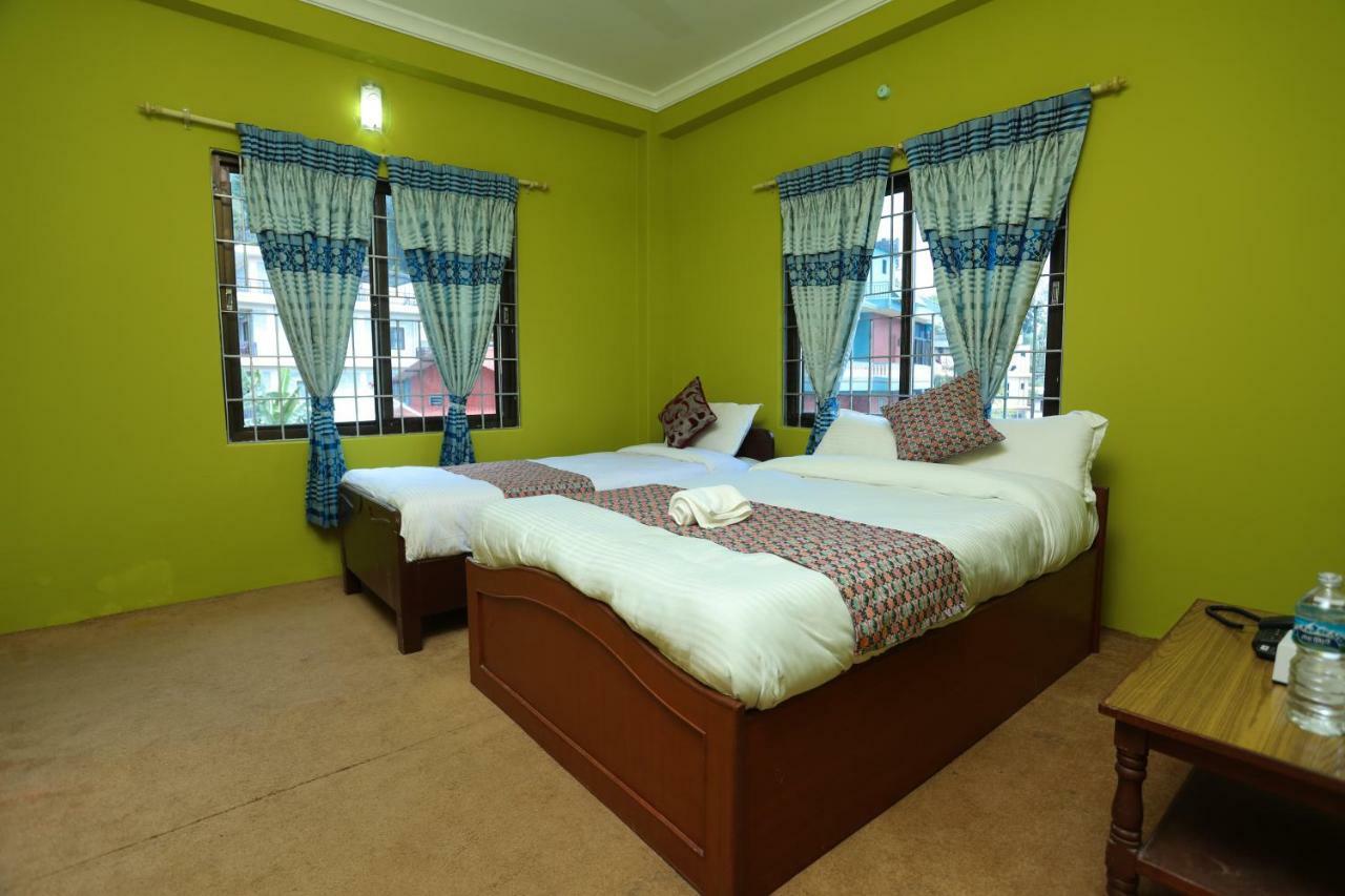 Hotel Blue Magnet Pokhara Exteriör bild