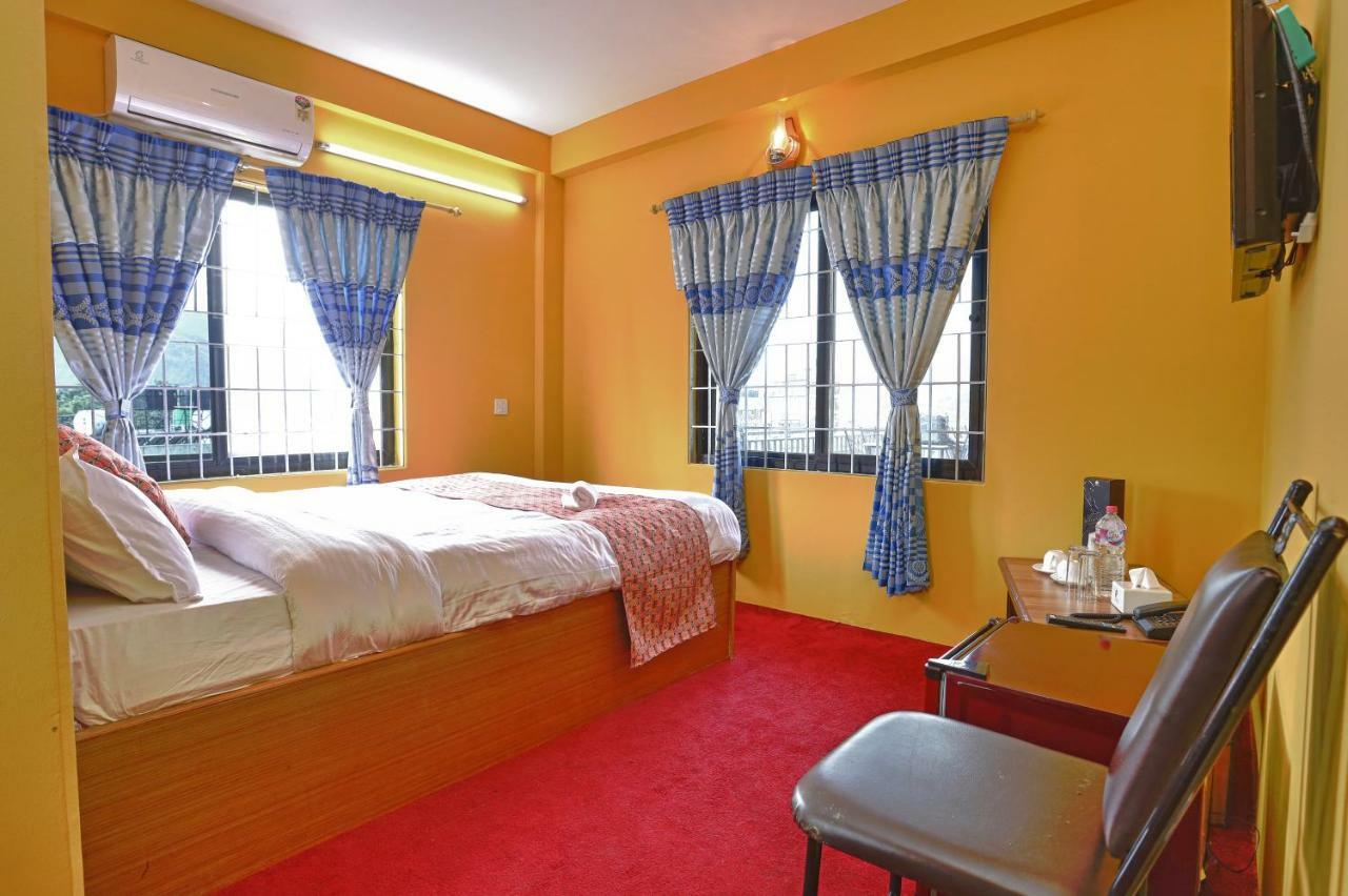 Hotel Blue Magnet Pokhara Exteriör bild