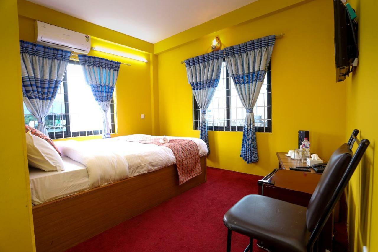 Hotel Blue Magnet Pokhara Exteriör bild
