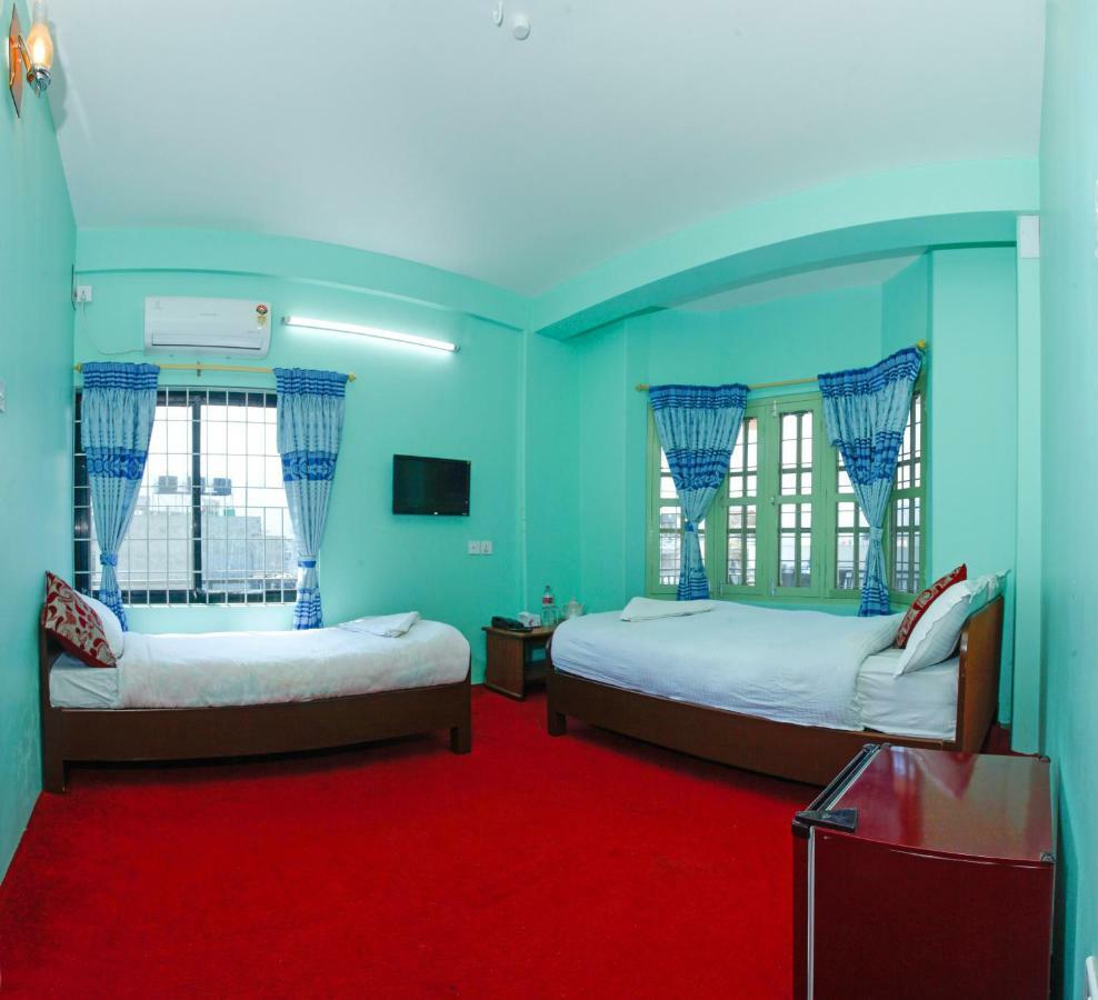 Hotel Blue Magnet Pokhara Exteriör bild
